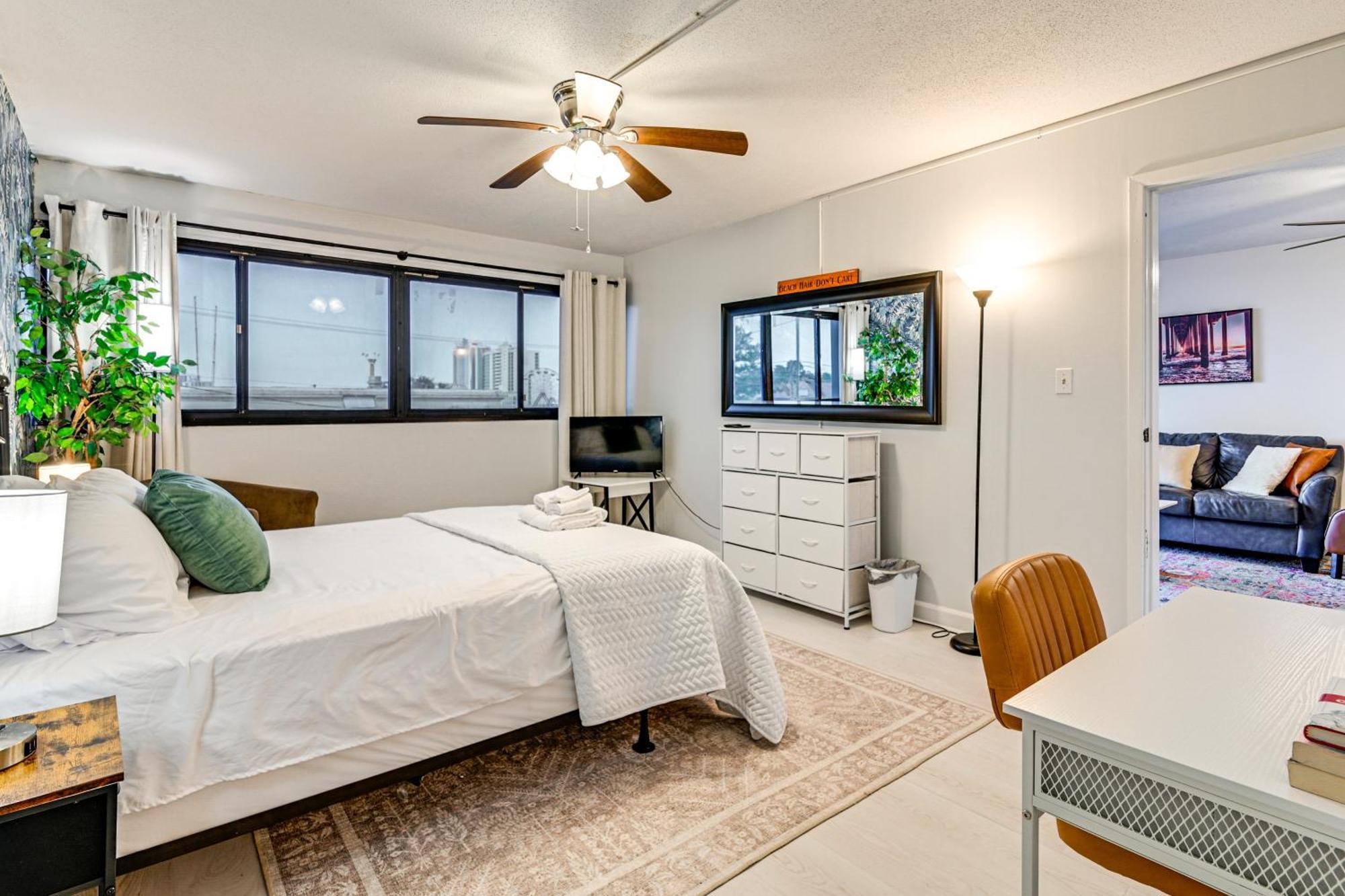 Updated Resort Condo, Walk To Myrtle Beach! Eksteriør billede