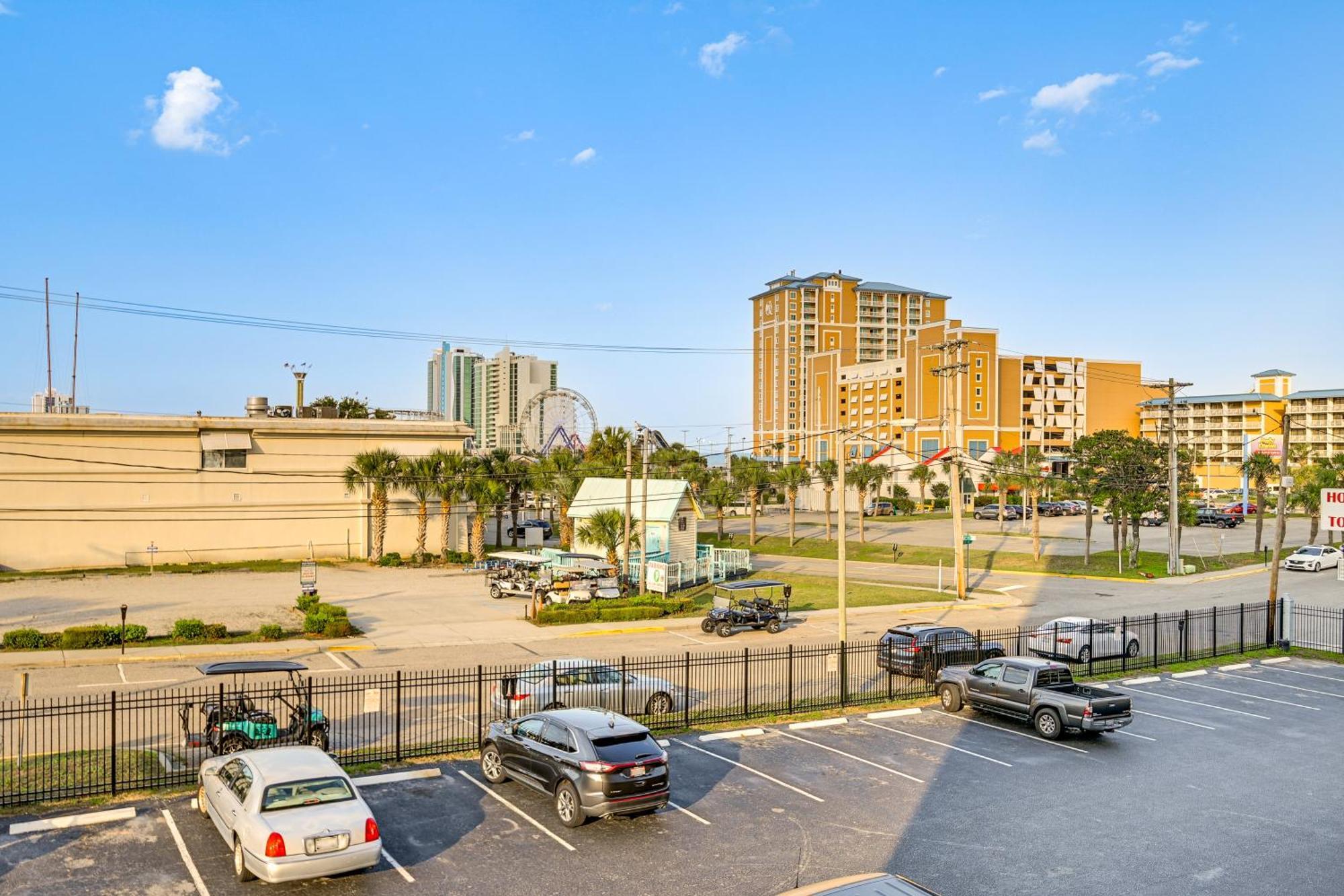 Updated Resort Condo, Walk To Myrtle Beach! Eksteriør billede