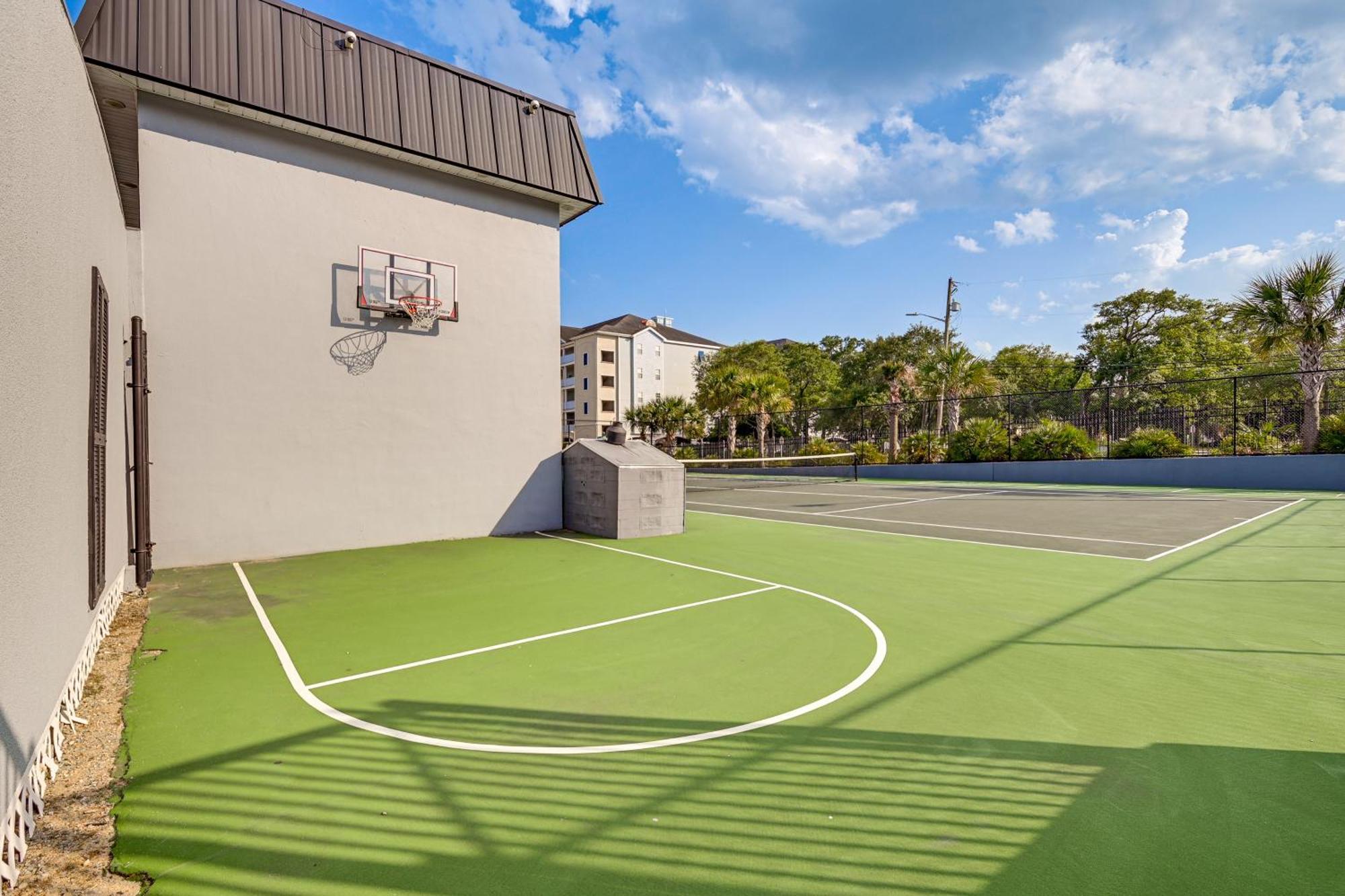 Updated Resort Condo, Walk To Myrtle Beach! Eksteriør billede