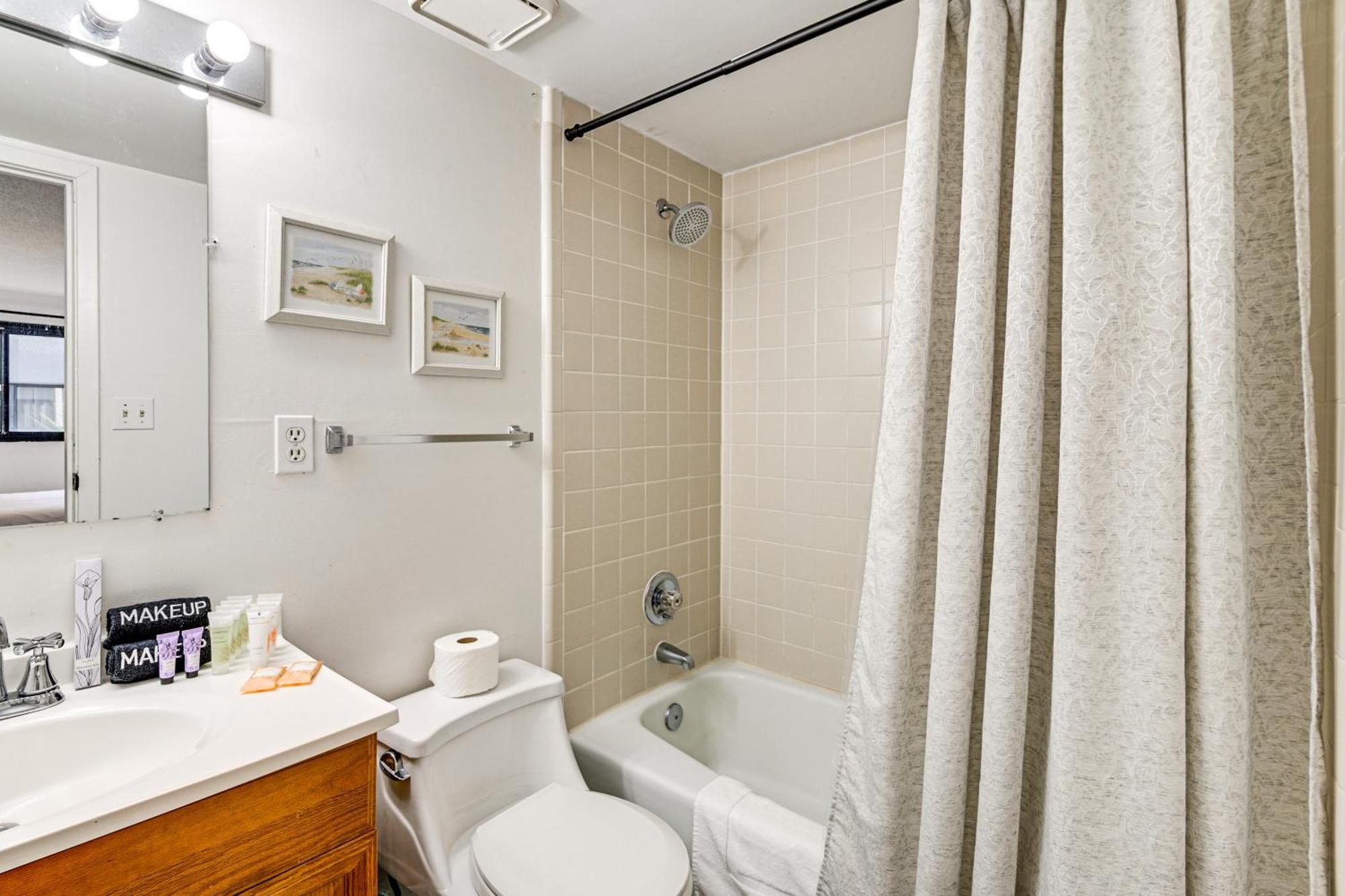 Updated Resort Condo, Walk To Myrtle Beach! Eksteriør billede