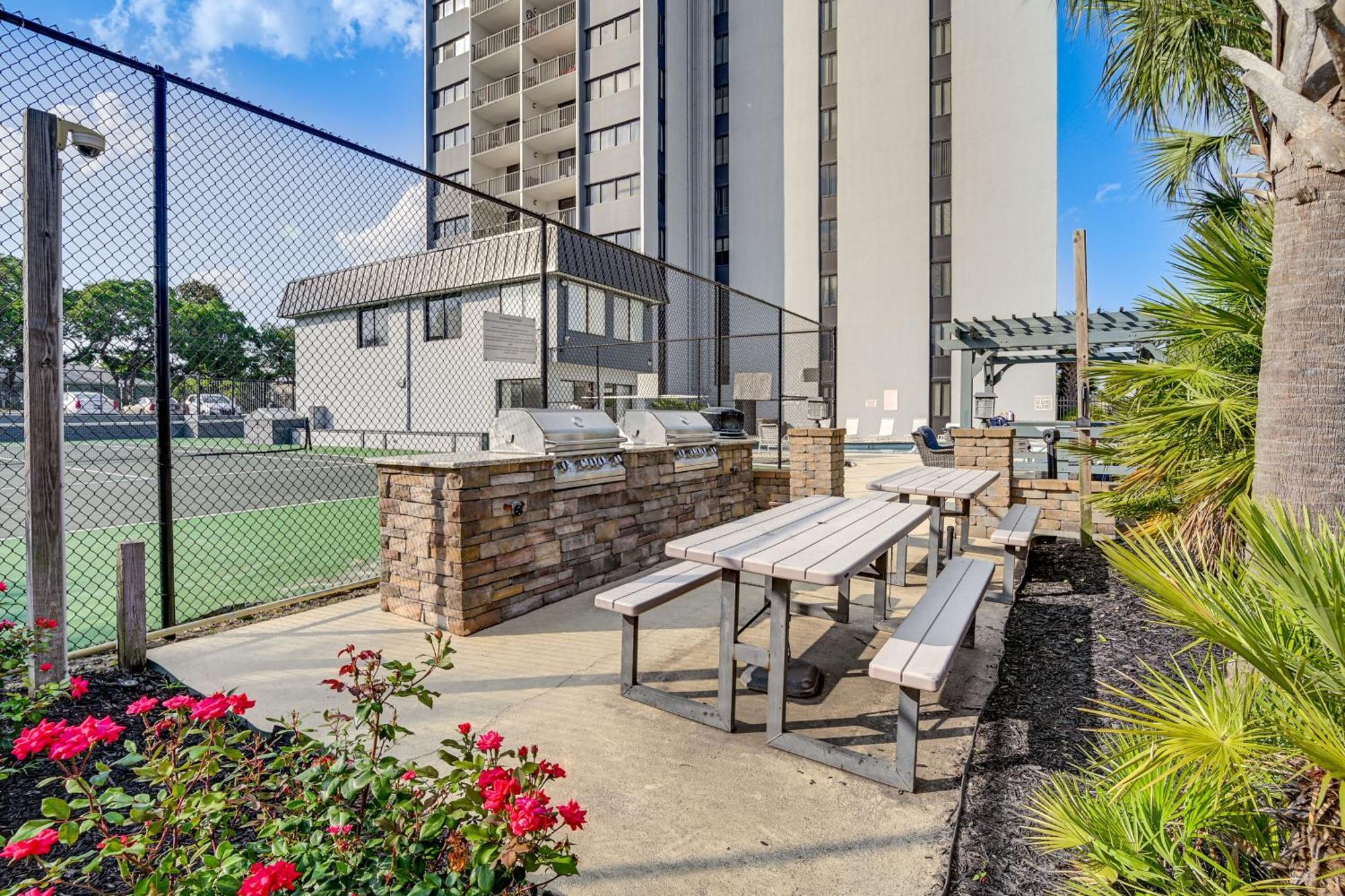 Updated Resort Condo, Walk To Myrtle Beach! Eksteriør billede